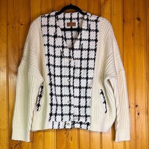Umgee Ivory and Black Houndstooth Cardigan